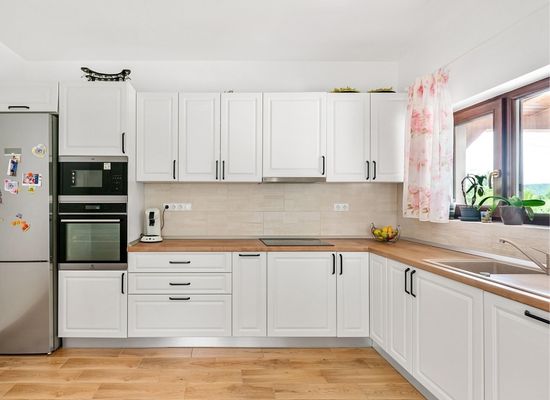 used Kitchen cabinet for sale in abu dhabi